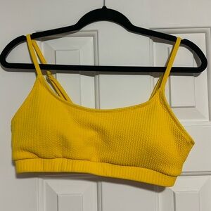 Never worn ingreat condition! Adjustable straps